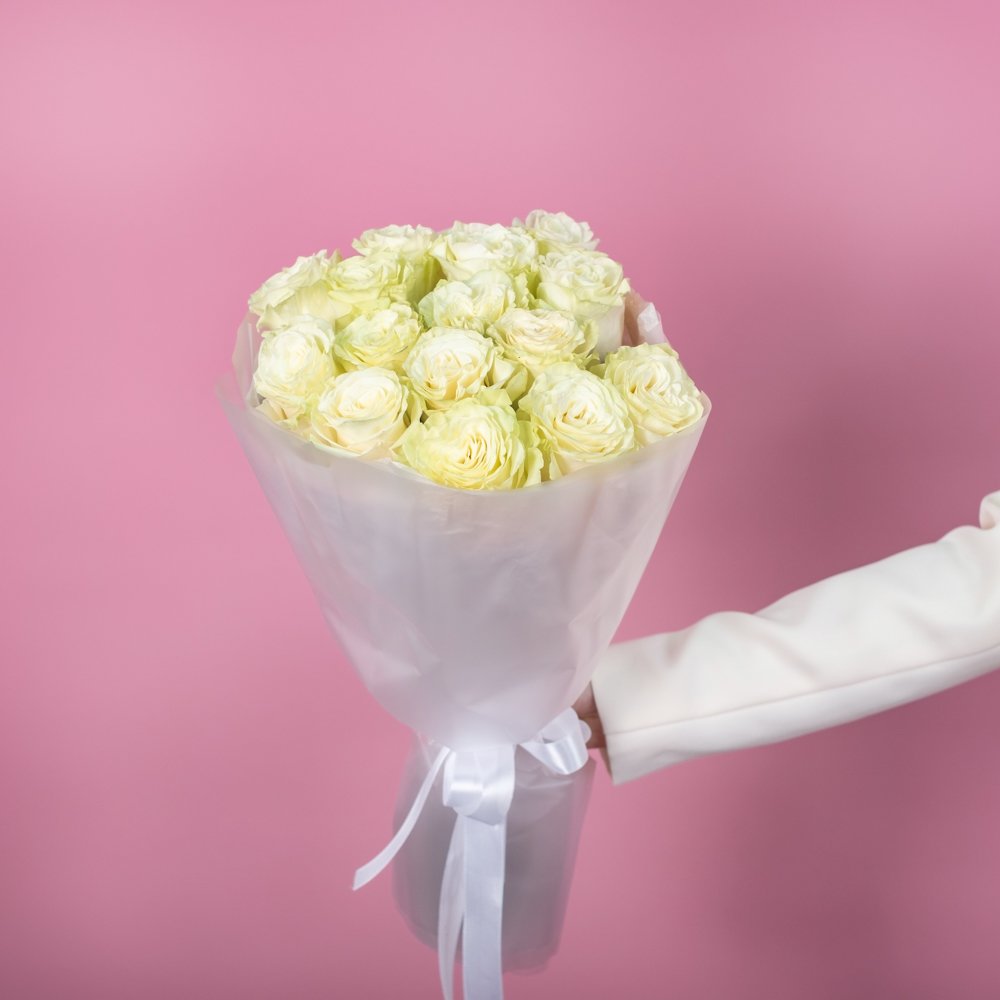 Букет из 15 белых роз 40-50 см  (Эквадор) Букет из 15 белых роз 40-50 см  (Эквадор)