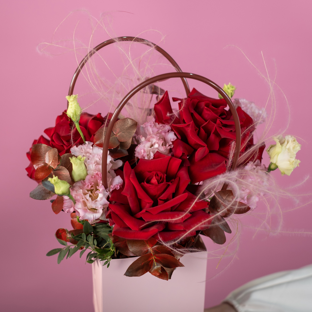 Композиция в сумочке «Чувственный поцелуй» Композиция в сумочке «Чувственный поцелуй»