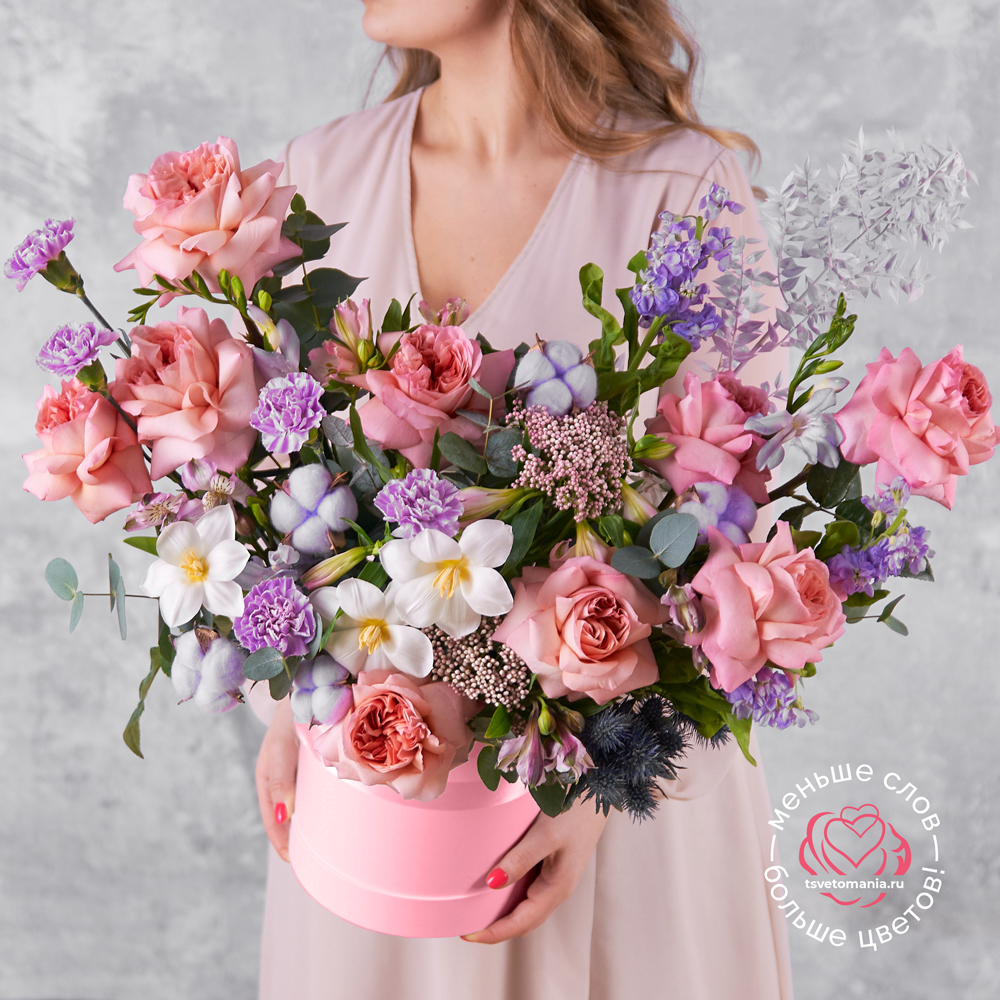 Композиция в шляпной коробке «Ласковая нежность» Композиция в шляпной коробке «Ласковая нежность»